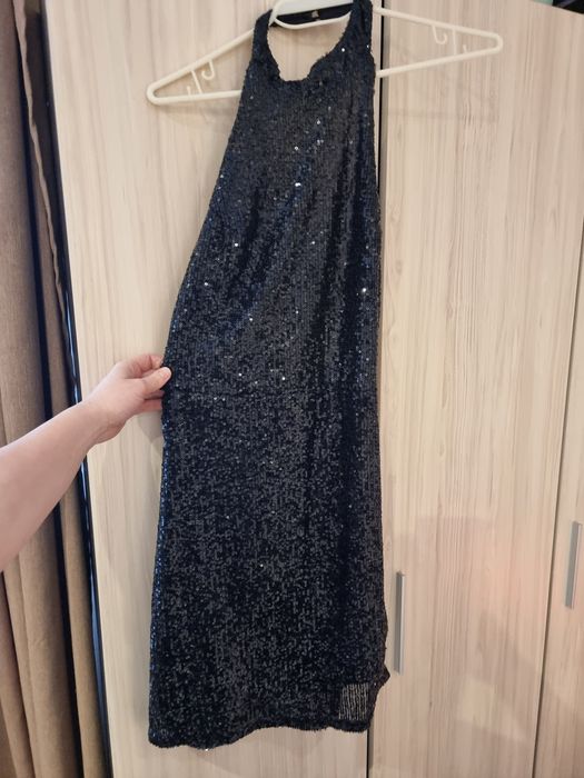 Дамска черна коктейлна рокля с пайети