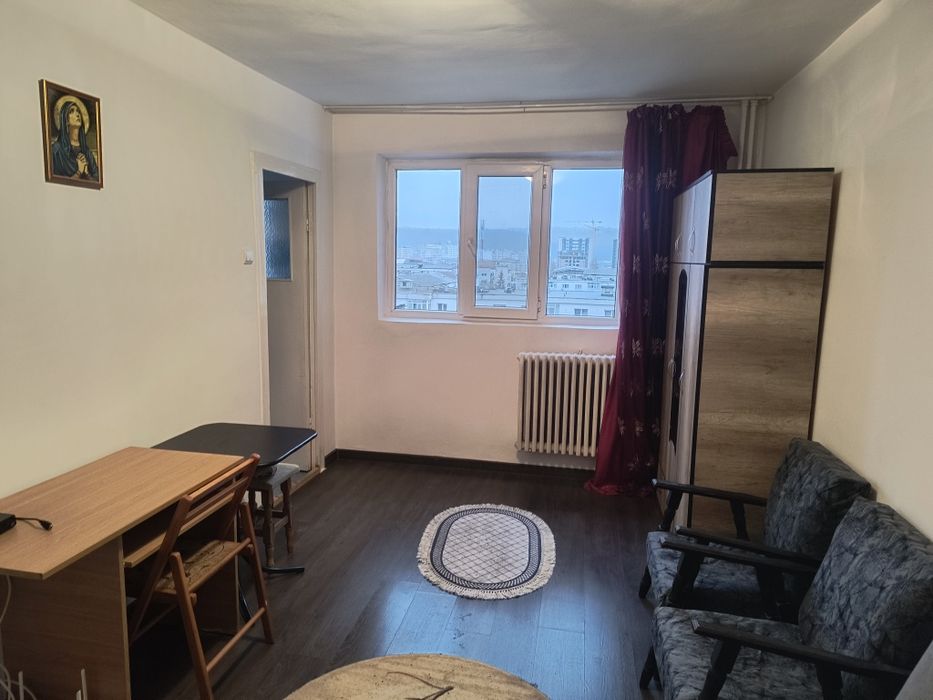 Închiriez garsoniera