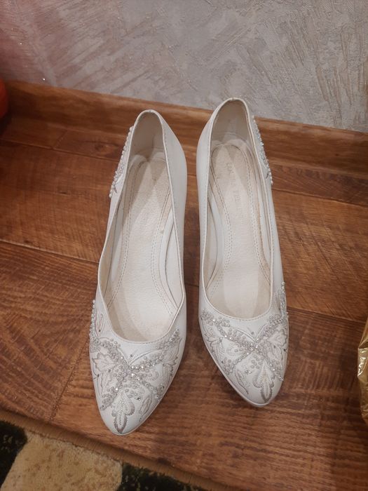 Свадебные белые туфли 38 размер