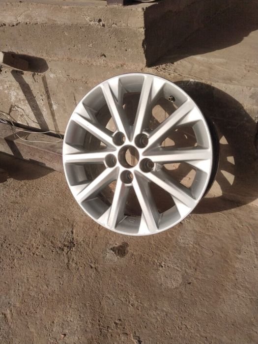 Toyota camry диск R16