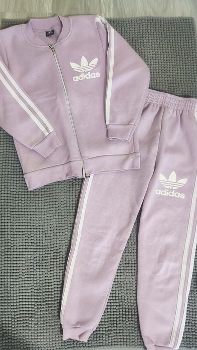 Детски екип на "Adidas"за момиче 9/10год