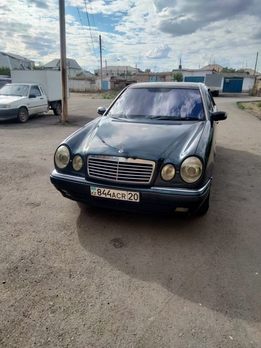 Продам Мерседес Бенц 210