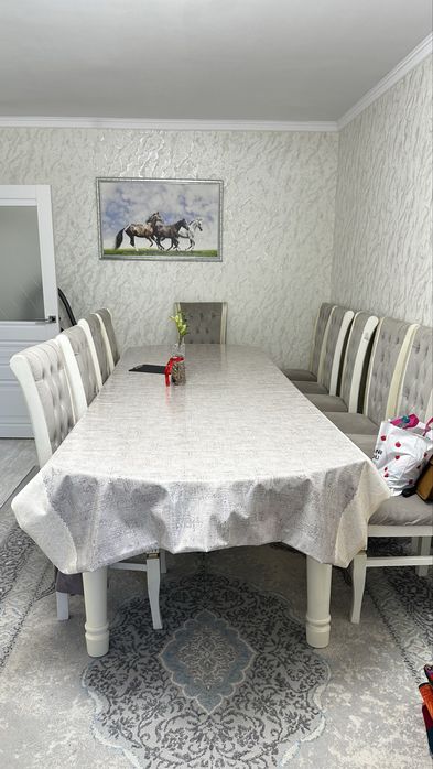 Продам стол гостиный