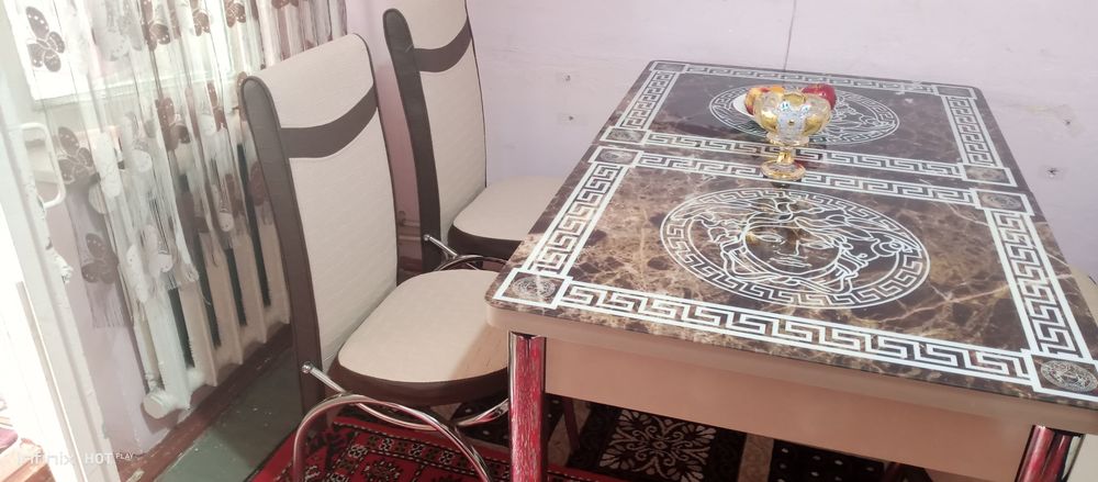 Кухонный стол и 6стулья