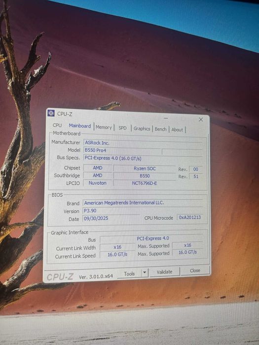 Продавам Gaming PC / Ryzen 5 5600X / RX 7700 XT 12GB / 32GB RAM / B550 Pro4