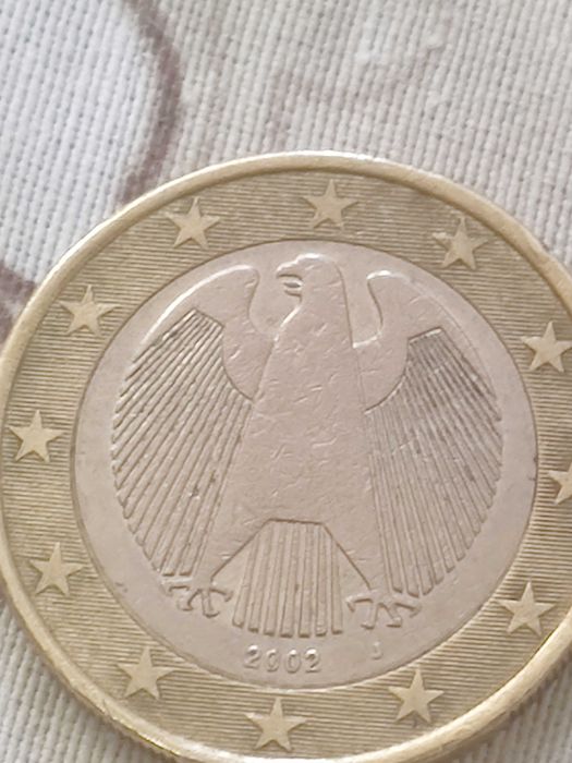 Vând două monede vechi 1 euro din 2002 negociabil