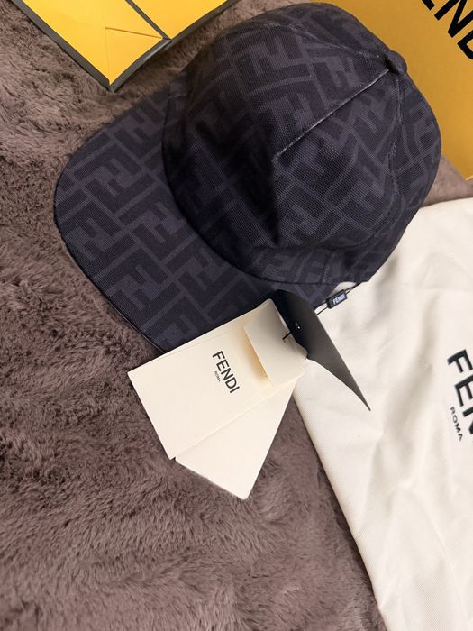 sapca fendi nou nouta!!