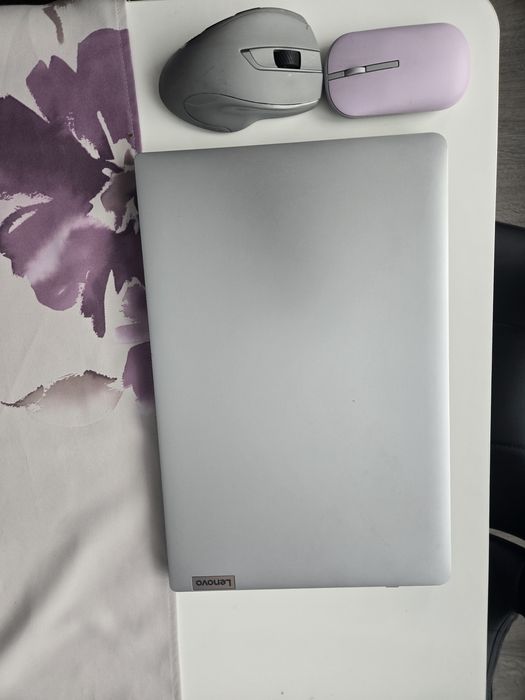 Lenovo AMD R 7  12GB  500SSD