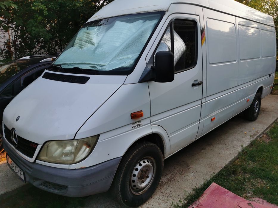 Vând  sprinter defect