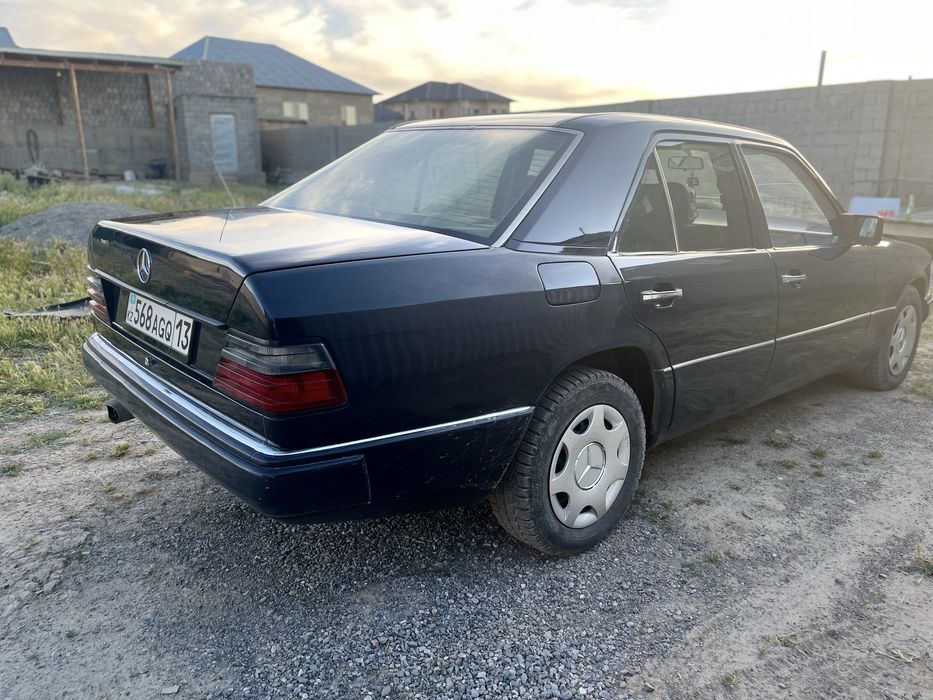 Mercedes-Benz W124