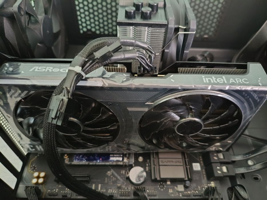 Видеокарта 12gb Intel arc b580 asrock challenger