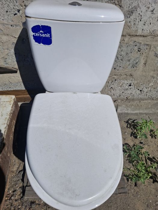 Продам унитаз за 15000.