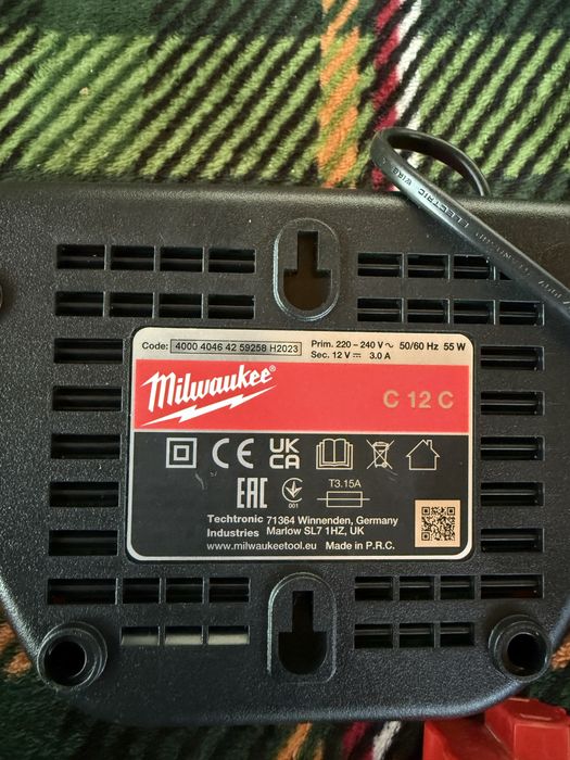 Milwakee M12 C12 MT unghiular multitool 2 acumulatori
