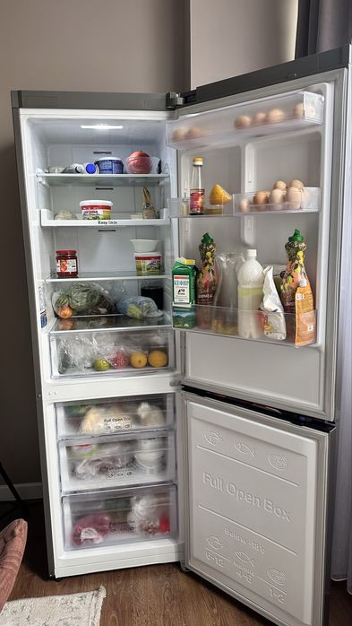 Холодильник с морозильником