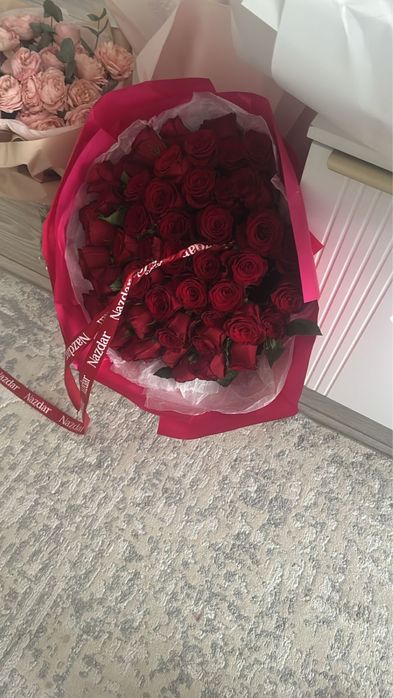 Цветы красные розы