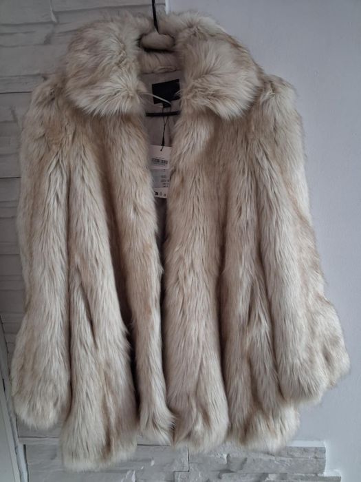 Уникално палто с косъм с подчертани рамене Zara