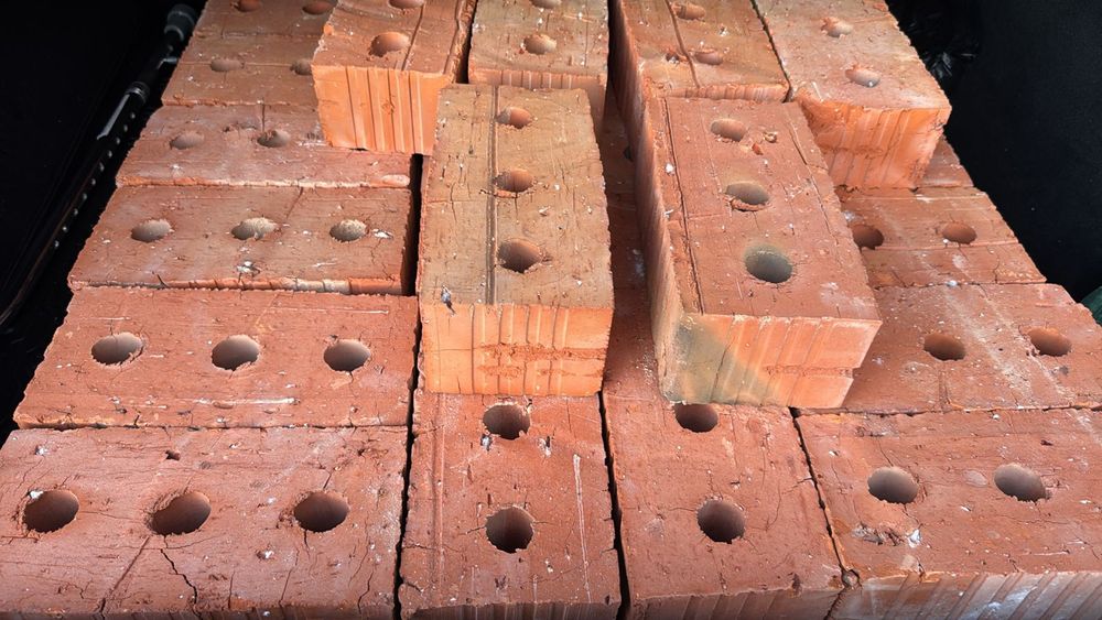 Продам керпич полутырный одинарный