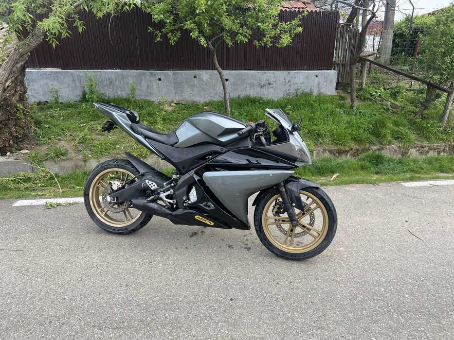 Yamaha yzf 125 2012