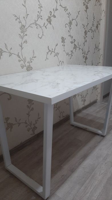 Продам стол кухонный и не только.