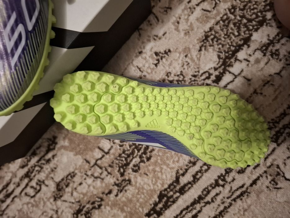 Продавам Стоношки Адидас F50