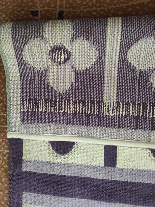 Три броя модерни килими в екрю и лилаво, 120/165 и 75/145 см