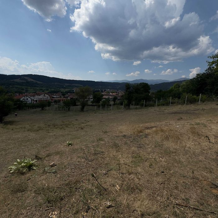Продава имот град Белица
