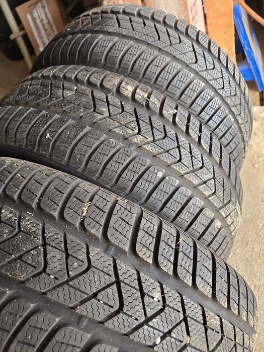 Anvelope 225 55 r18 iarna Pirelli