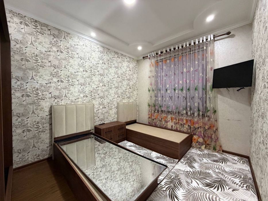 Продается 3х комнатная кв. 83м2. 1й этаж. Согдиана.