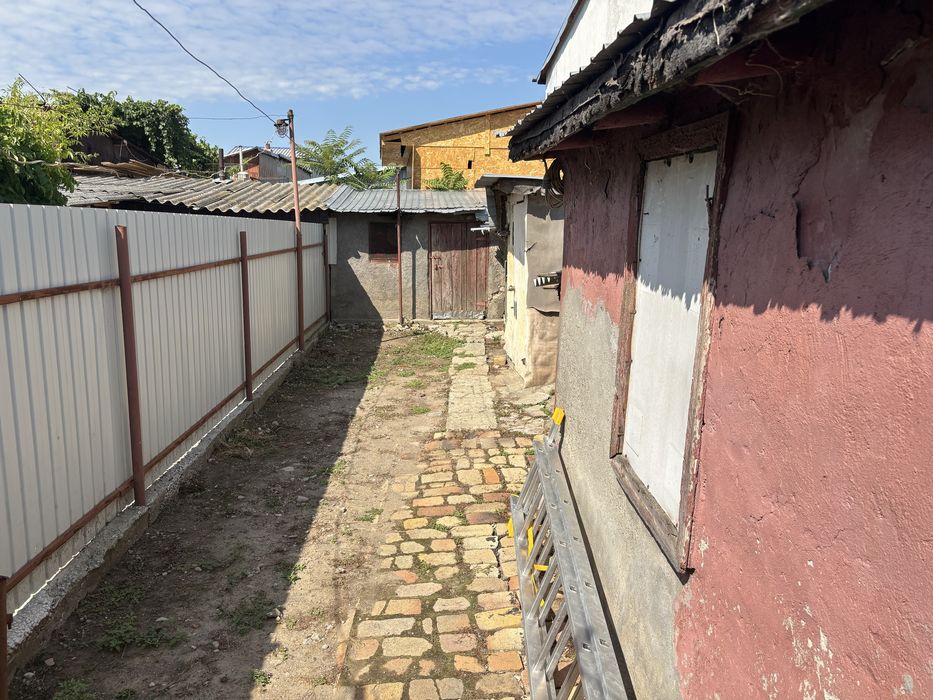 Vand casa batraneasca in cartierul Brailita