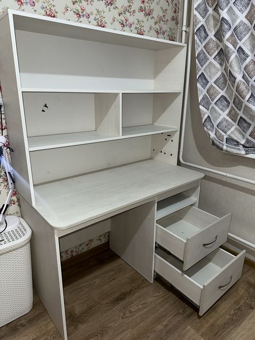 Продам писменный стол