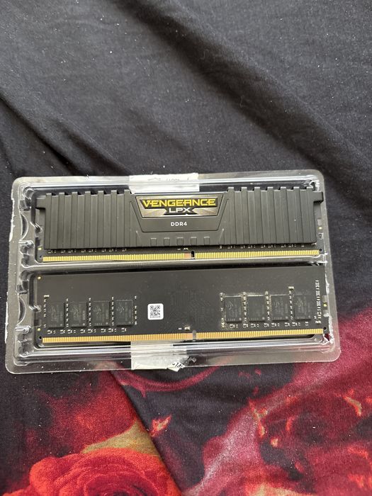 Memorie RAM 16 GB  DDR 4 2133MHz