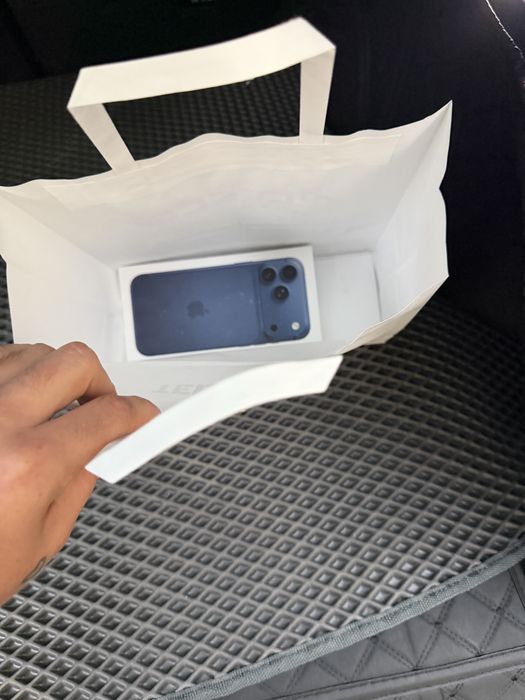 Запакованый iphone 17 pro max