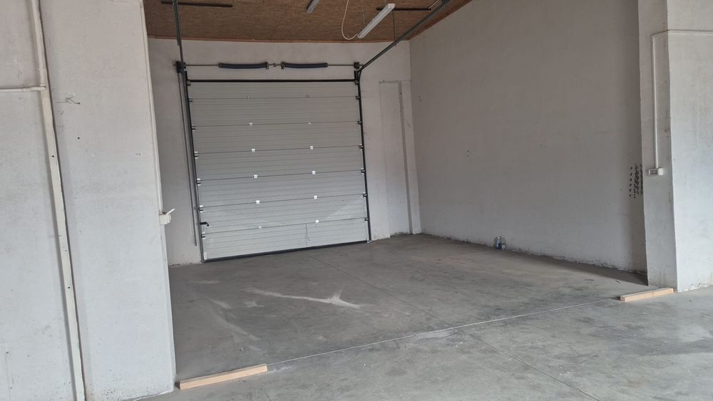 Hală de închiriat 300 mp – Str. Fermelor – utilități complete