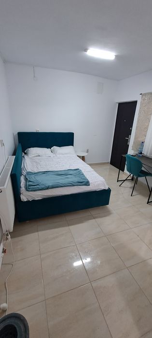 Camera de inchiriat  cu luna