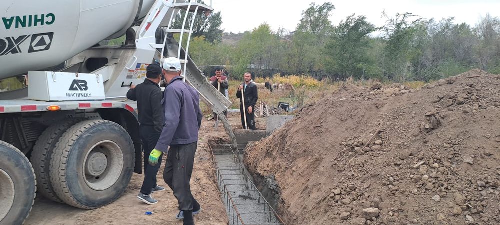 Бригада строител, работа, узбек