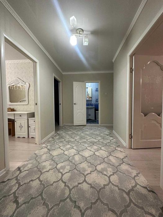 Продам 3 комнатную квартиру район 12 мкр свежий дом