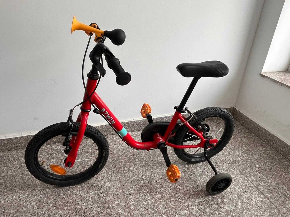 Vand bicicleta rosie 14" BTWIN copii 90-110 cm in stare foarte buna