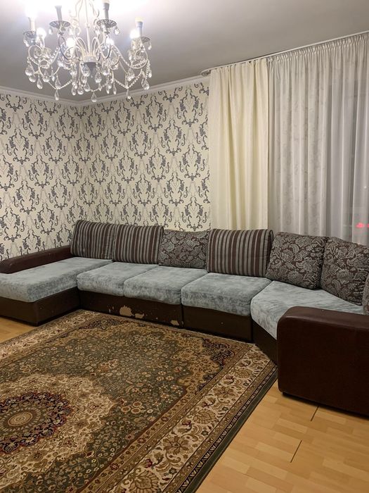 Диван гостиный большой