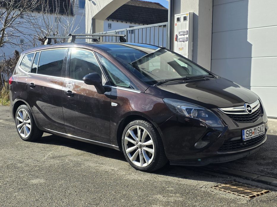 OPEL Zafira 2012