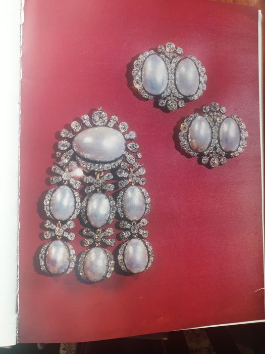 Книга Алмазы СССР Формат А4 70 фото.