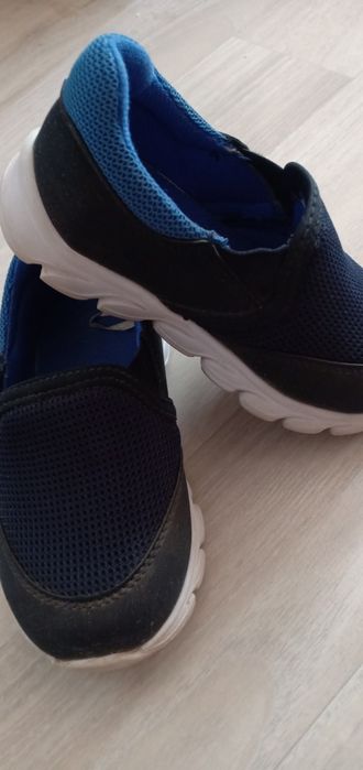 Кроссовки детские