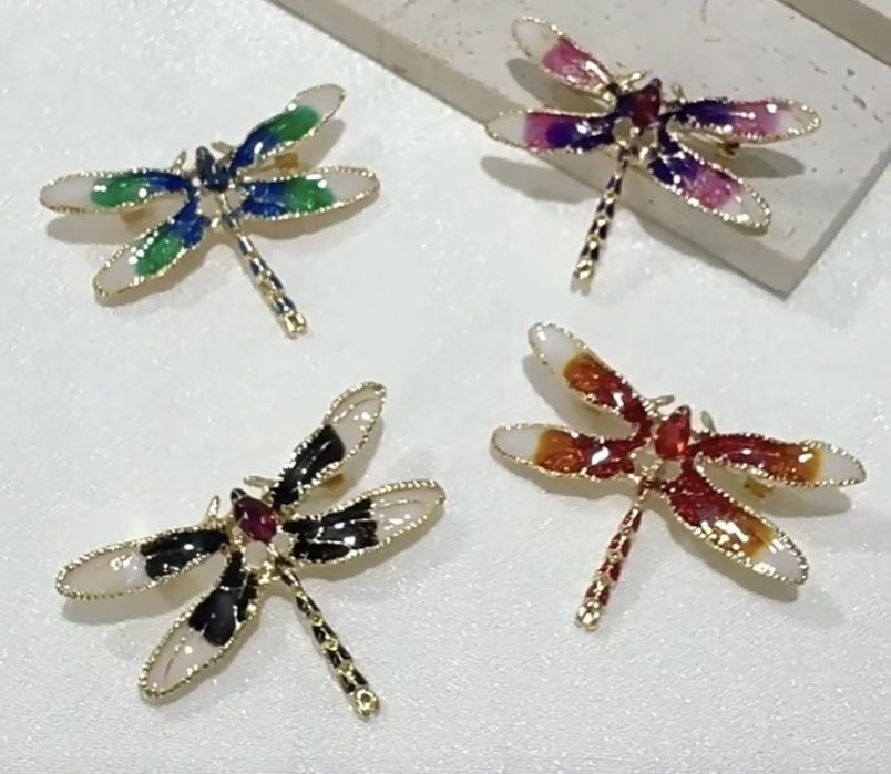 Водно конче брошка