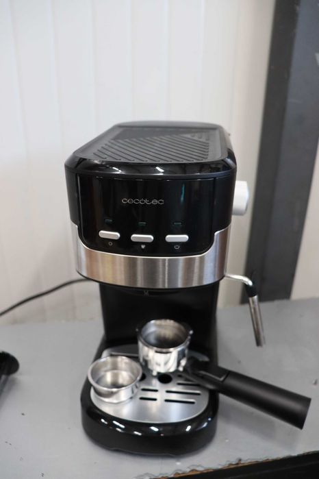 Cecotec 01724 Компактна машина за еспресо Power Espresso 20 Pecan