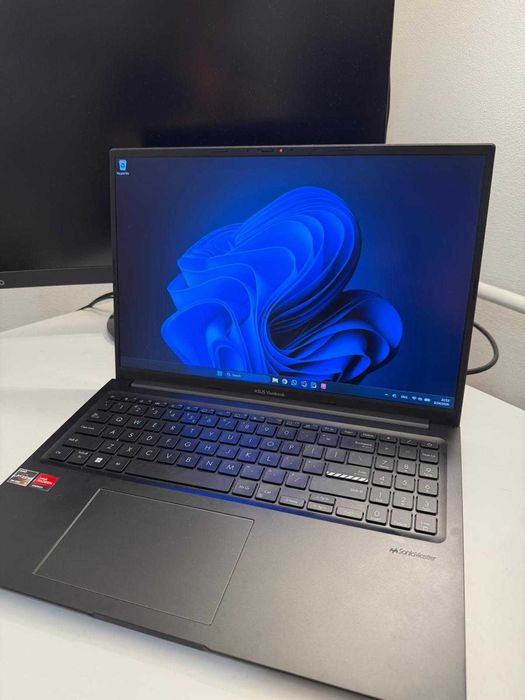 Laptop ASUS Vivobook 16