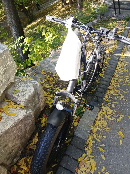 Vând bicicletă electrică cu două baterii mai multe detalii la telefon