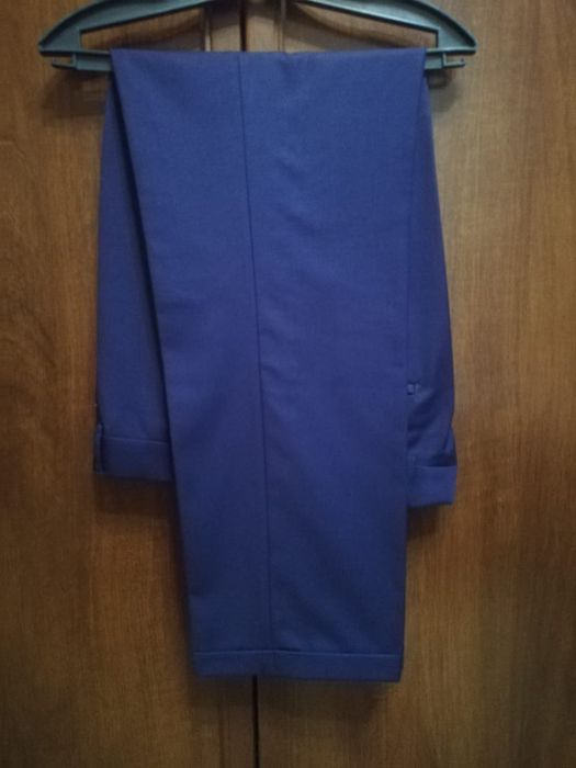 Продам костюм с брюками