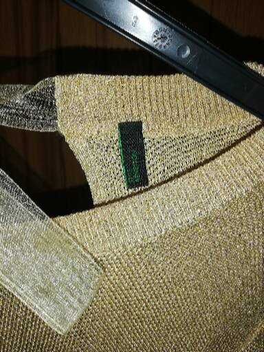 Златиста блуза Бенетон с панделка на гърба