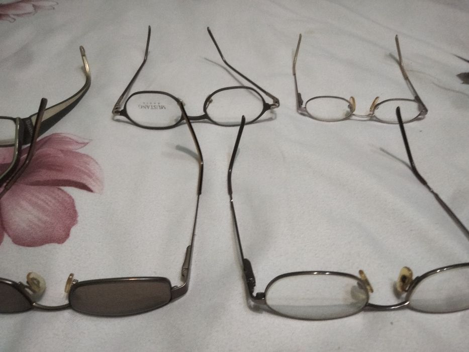 Vînd rame ochelari pt.damă și copii.