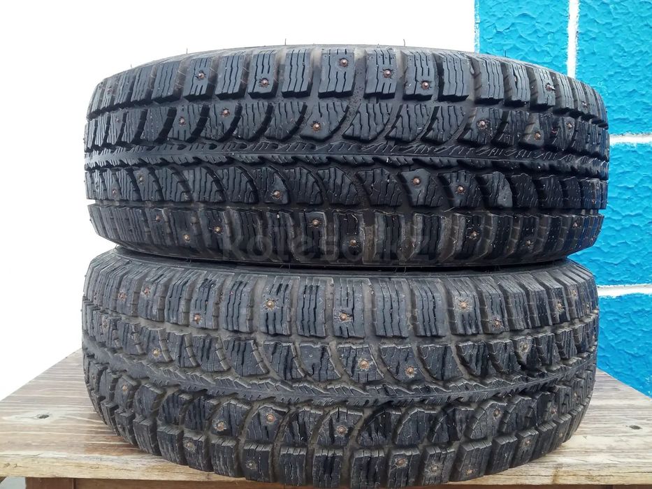 Продам шины шипованные 2 штуки.