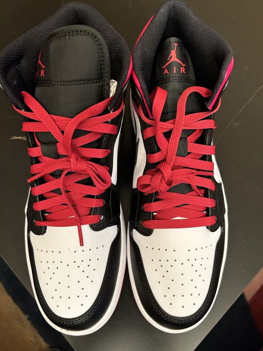 Air Jordan 1 Mid NOI